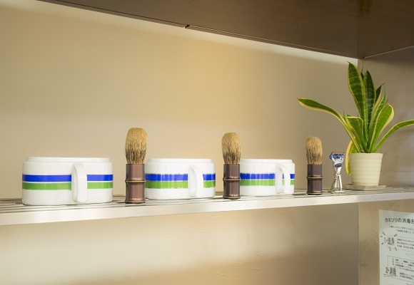 女性にも人気のお顔剃り